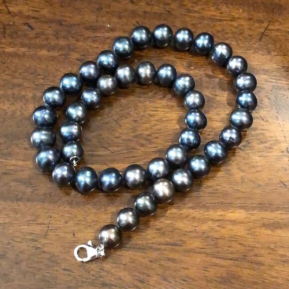 Hand Knotted PEACOCK PEARLS w Sterling Silver Lobster Claw Clasp 18 inches long - Picture 5 of 17